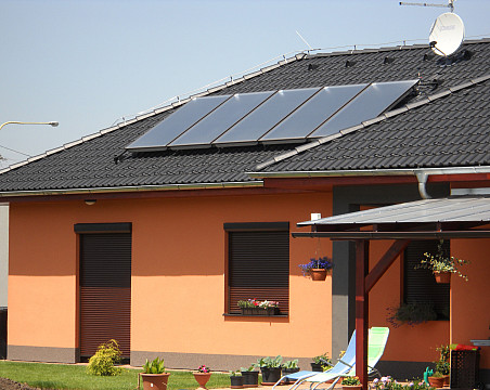 Solární systém pro TV a UT roční úspora energie 70%
