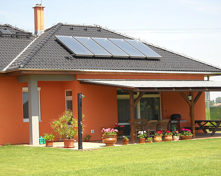 Solární systém pro TV a UT roční úspora 75% energie